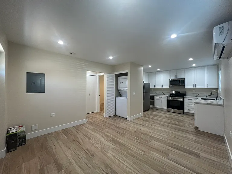 267 Oxford St #B — Photo 14