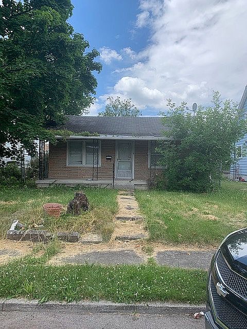 1st image of 643 Syracuse Ave