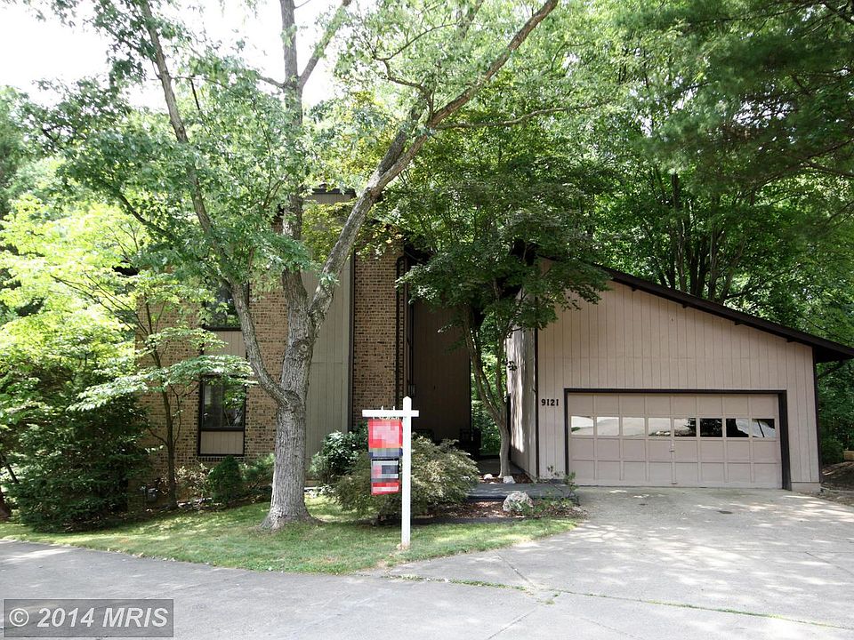 1st image of 9121 Lyon Park Ct