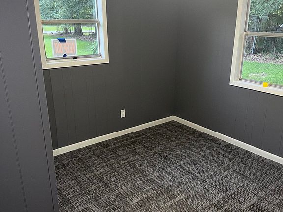 3rd image of 618 Jenkins Dr