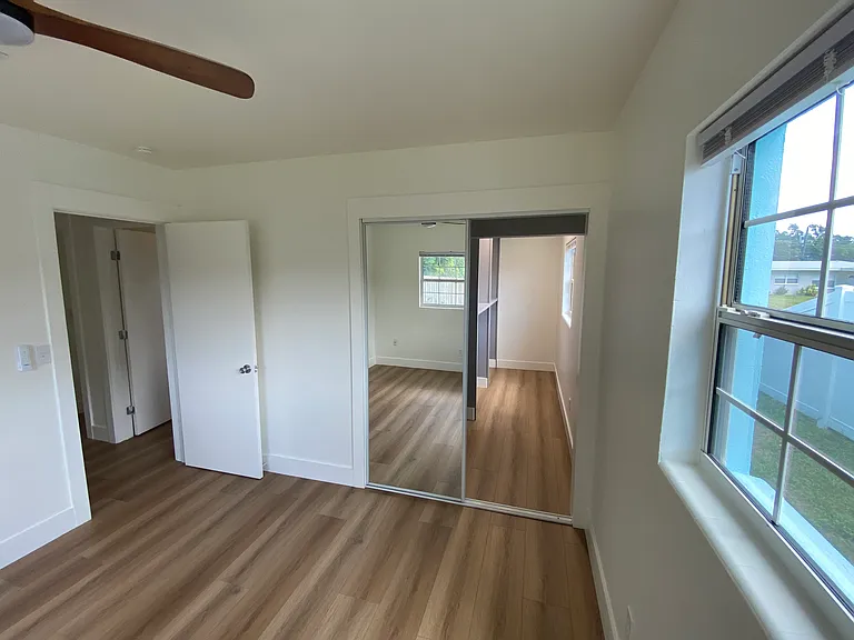 13614 Croft Dr N — Photo 15