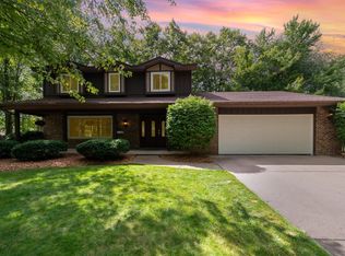 5801 Lamplighter Ln, Midland, MI