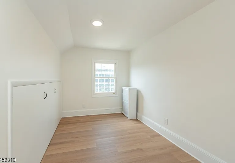 160 Bloomfield Ave #B — Photo 18