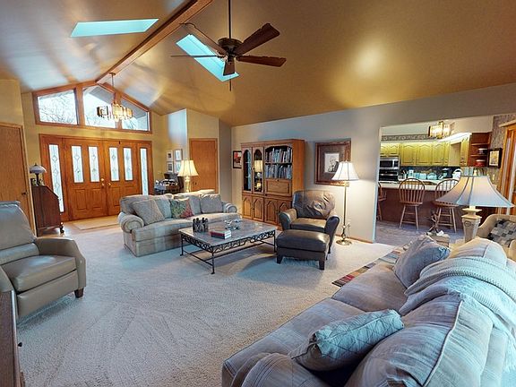 4th image of 336 Wales Dr