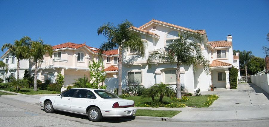 2nd image of 1736 Iris Ave