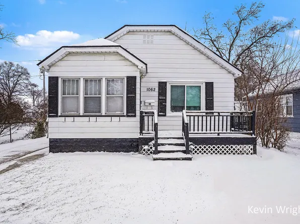 1062 Langeland Ave, Muskegon, MI 49442