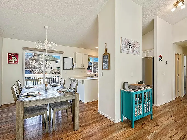 4231 E 28th Ave — Photo 4