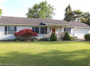 365 Barker Rd, Whitmore Lake, MI 48189