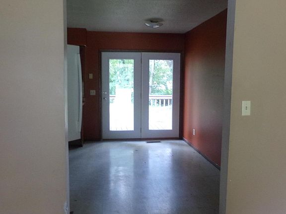 4th image of 1102 Brook Ln