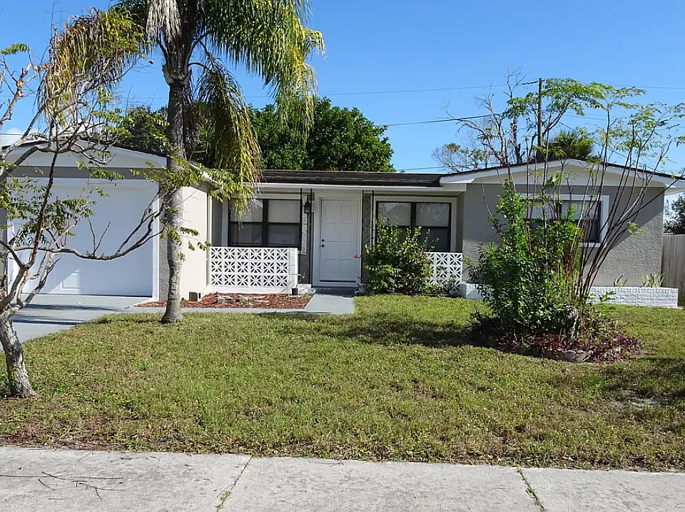 715 Clarke Ave
