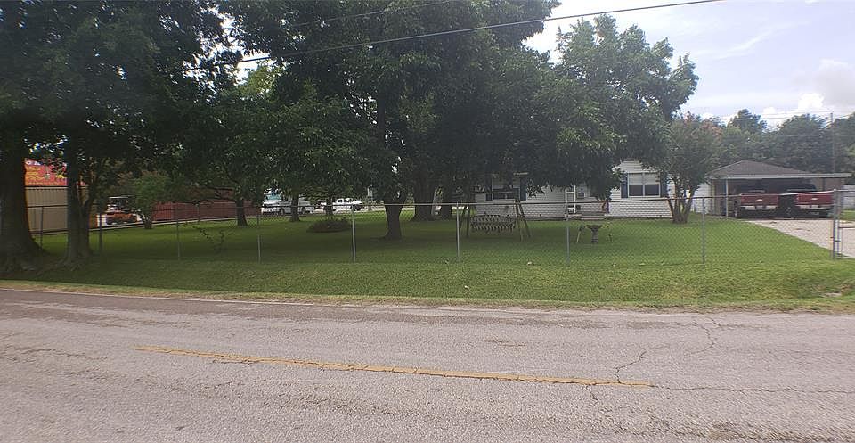 1st image of 2833 Lincoln Dr