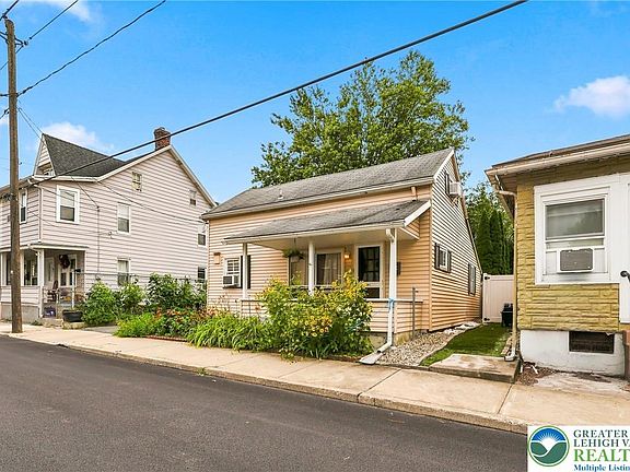 5th image of 1424 Newport Ave