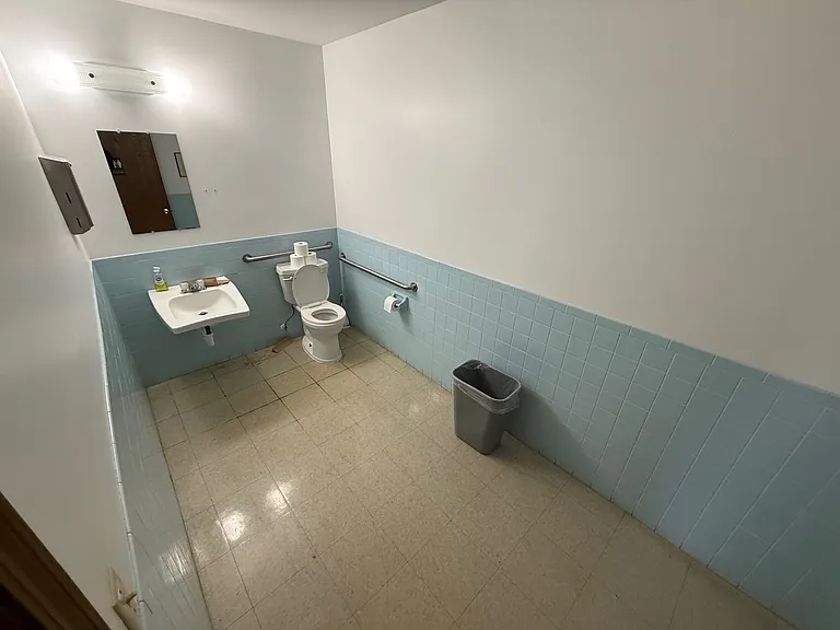 1024 E Commercial Ave — Photo 19