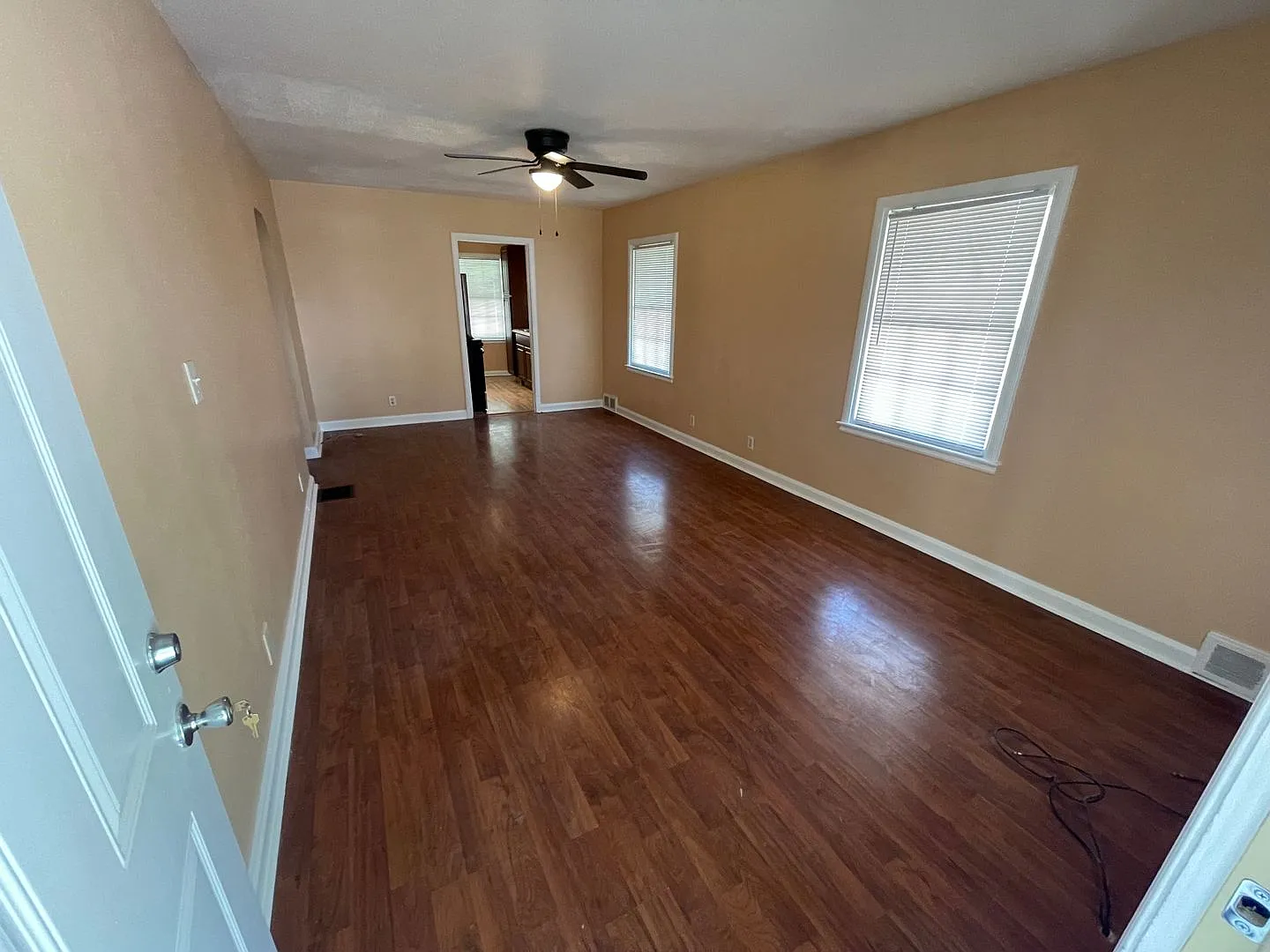 Home For Rent w/ Basement — Photo 4