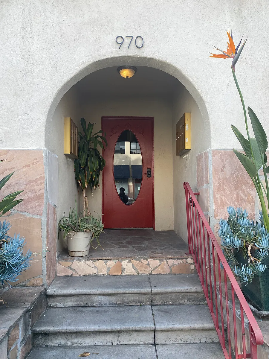 Entry - 970 23rd St
