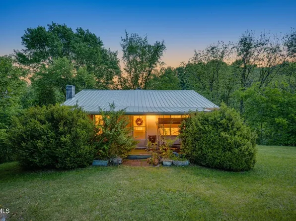 1940 Allison Rd, Piney Flats, TN 37686