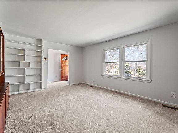 5th image of 6409 Arrington Rd