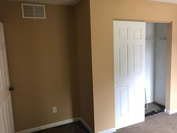 3rd image of 108 E Southern Dr