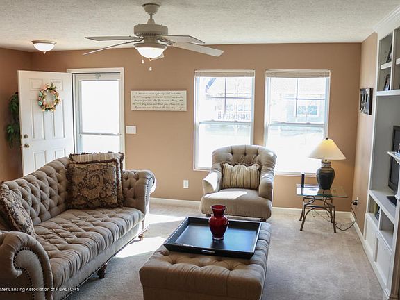 5th image of 656 Phoebe Ln