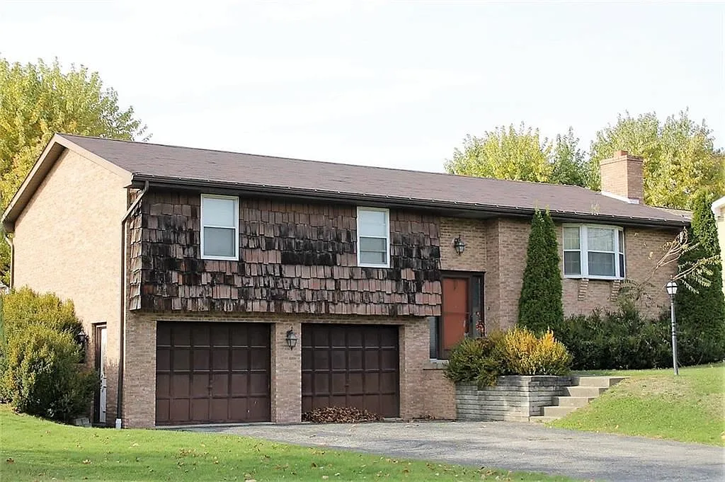 87 Silver Maples St photo 1