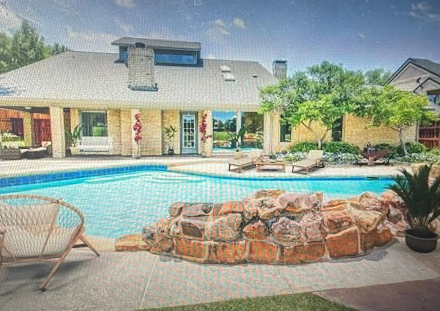 10 Riviera Ct — Photo 1