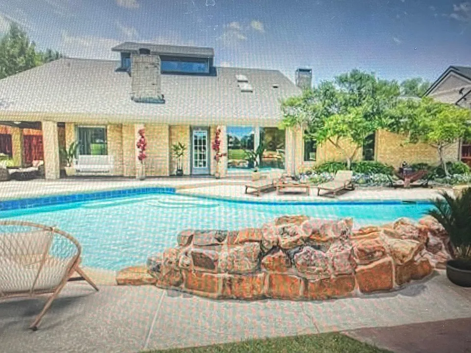 10 Riviera Ct