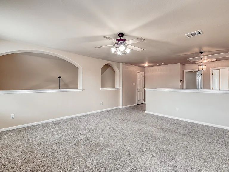 211 Hanstrom Dr — Photo 22