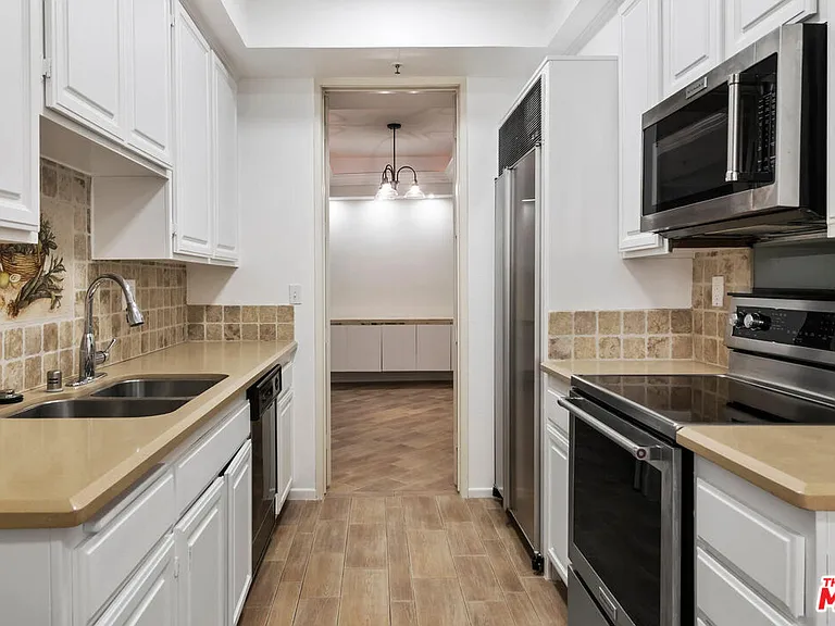 2131 Century Park Ln #118 — Photo 19