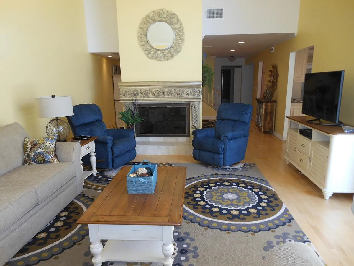 3 bed, 2100 sqft, $6,500 — Photo 4