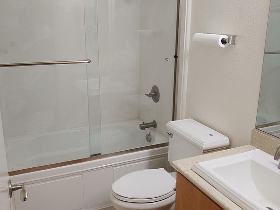 5th image of 4201 Juniper Ln Unit E