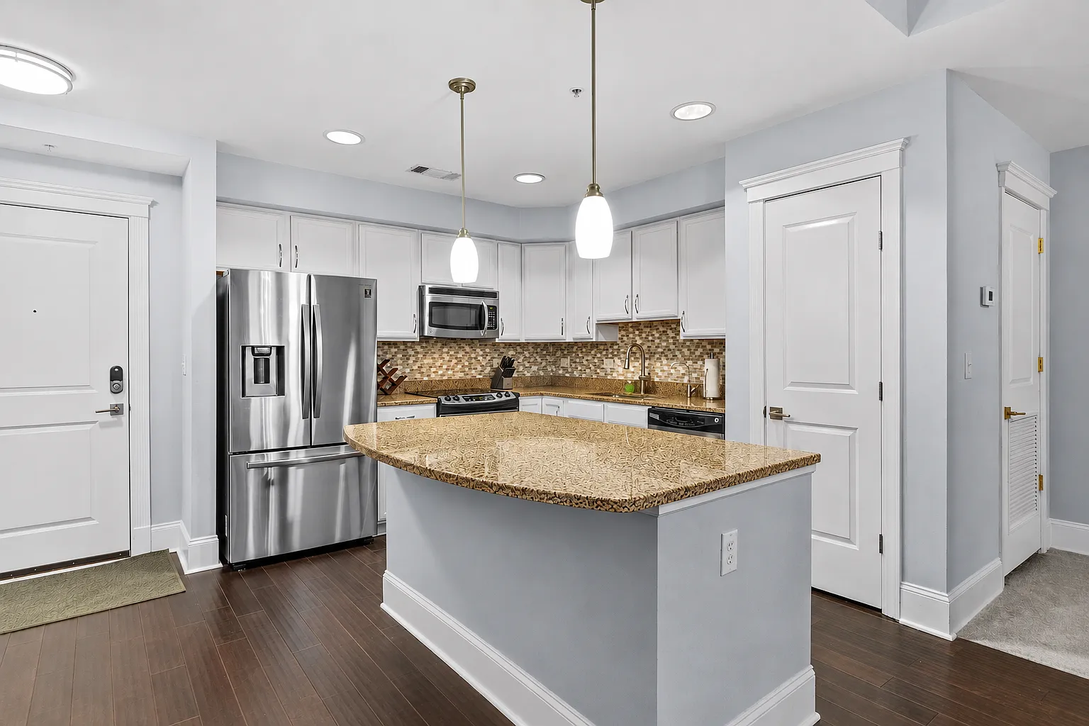 2 bed, 1200 sqft, $2,200 — Photo 3