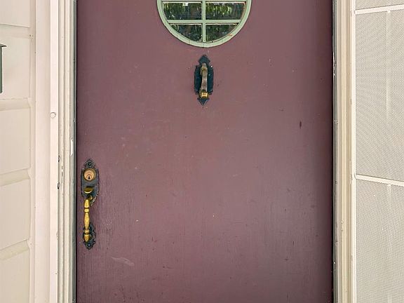 2nd image of 529 Landis Cir