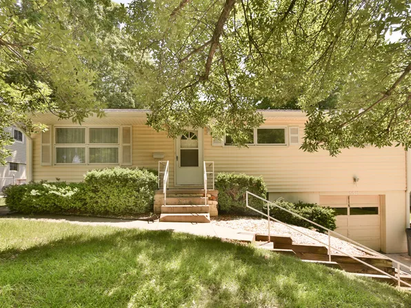 1511 N 75th Ave, Omaha, NE 68114