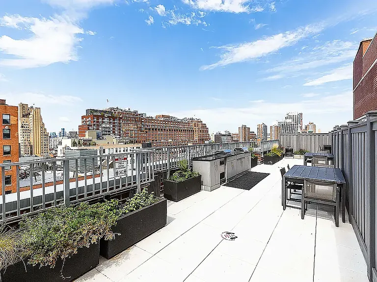 250 W 19th St #15F — Photo 7