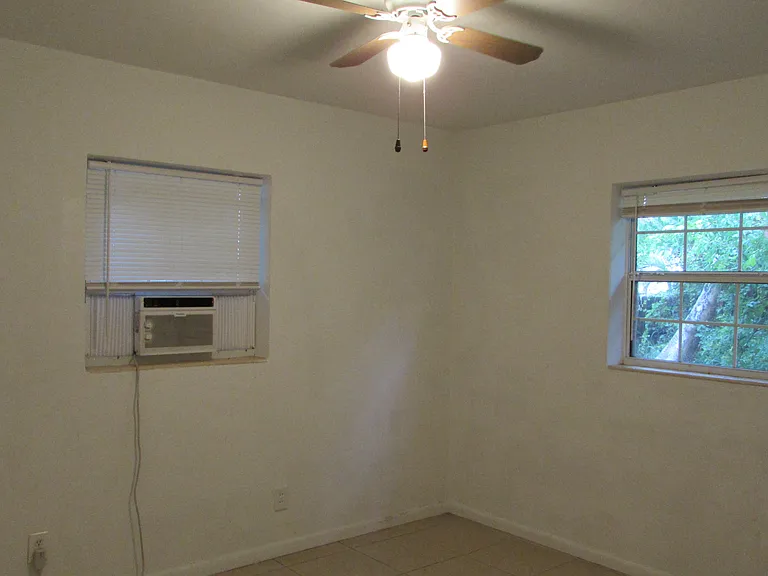 1775 NE Dixie Hwy — Photo 9