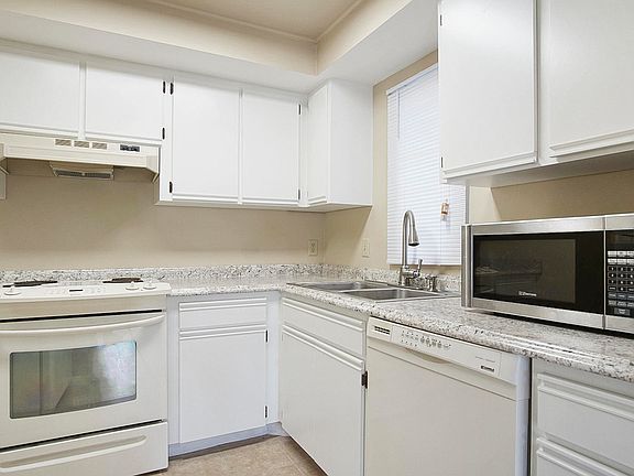 5th image of 1676 SE Green Acres Cir APT Ii103
