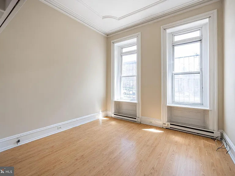 1933 Spring Garden St #1F — Photo 1