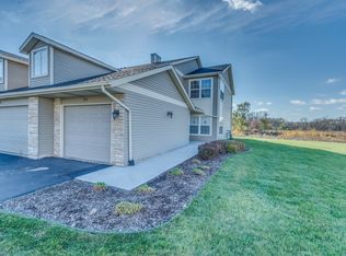 902 Kelly Ln #902, Sycamore, IL 60178