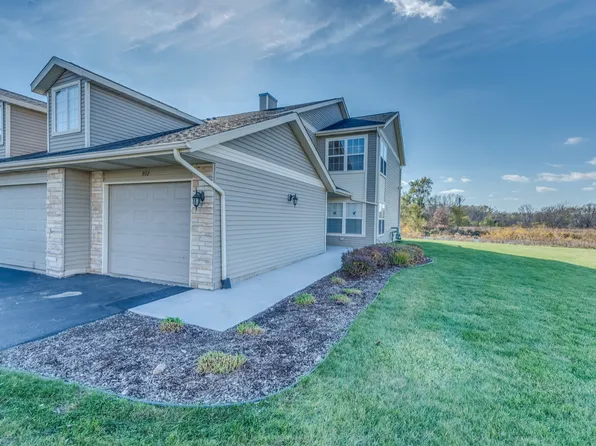 902 Kelly Ln #902, Sycamore, IL 60178