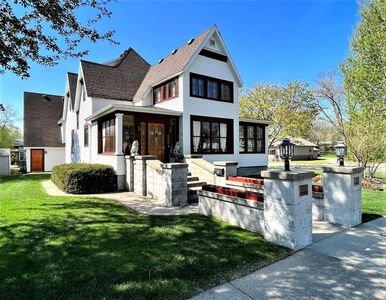 425 7th St S, Sauk Centre, MN, 56378