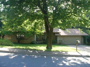 1955 E Overcrest St, Fayetteville, AR 72703