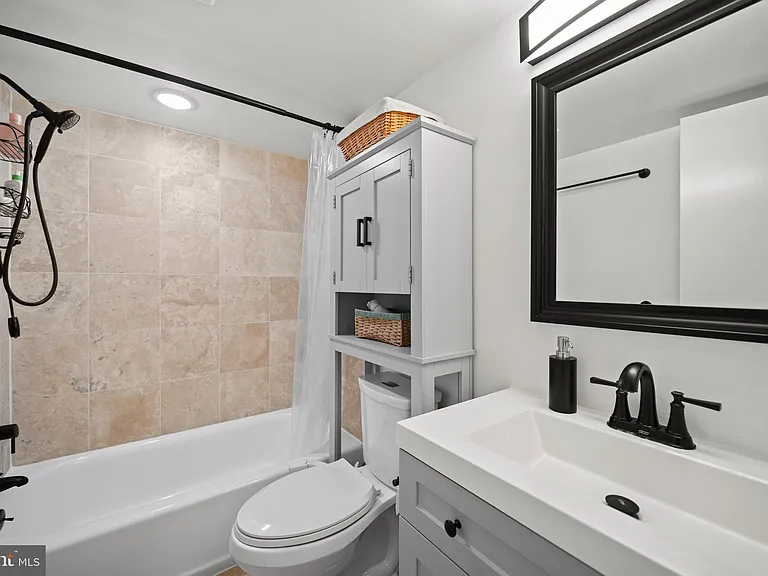 1439 Chapin St NW #103 — Photo 11