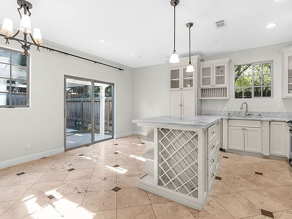 5th image of 610 Crystal Ct