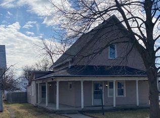 207 W Henry St, Farmland, IN 47340