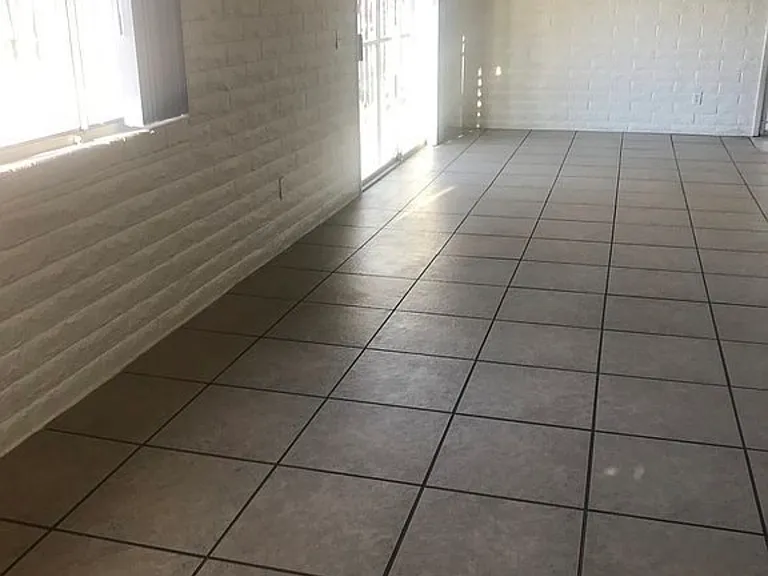1781 E Missouri St — Photo 14