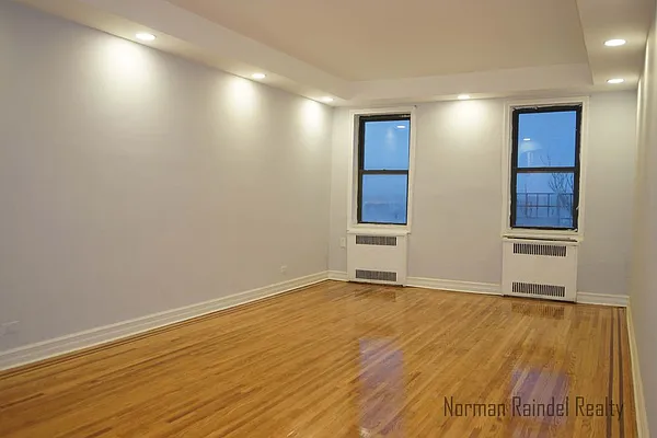 Rented by Norman Raindel, LREB | media 25