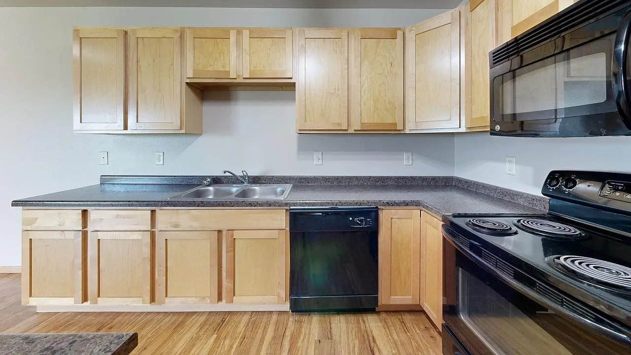 Roosevelt West Apartments — Photo 3