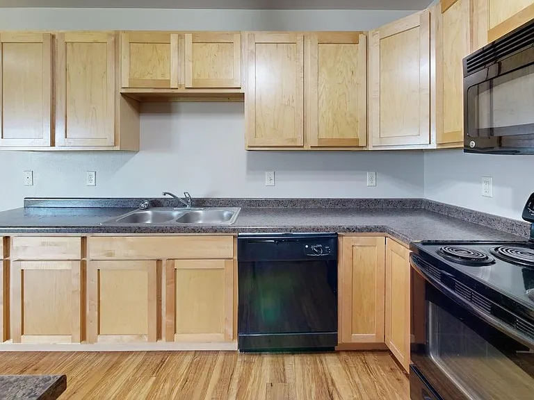 Roosevelt West Apartments — Photo 3