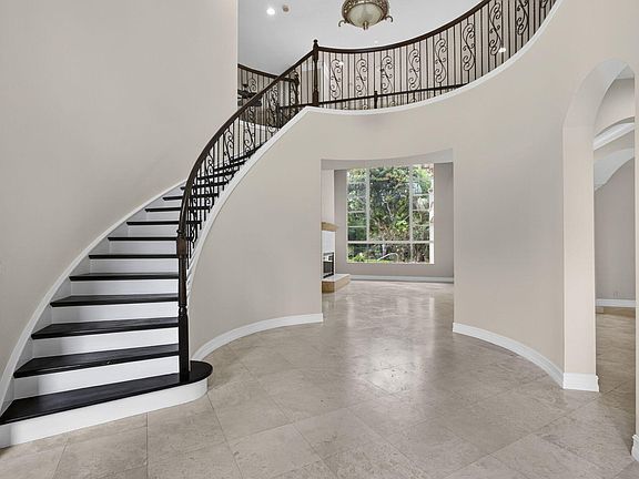 3rd image of 625 Glenfield Way