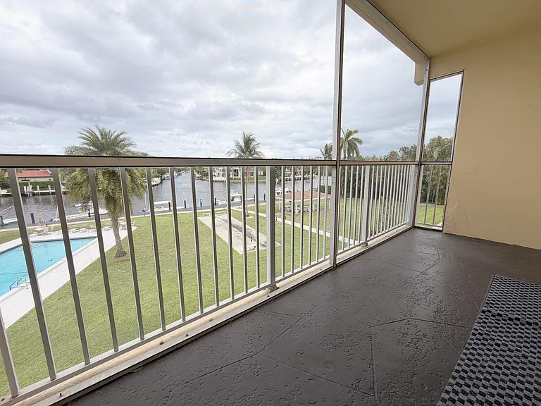 230 N Federal Hwy #305 — Photo 6